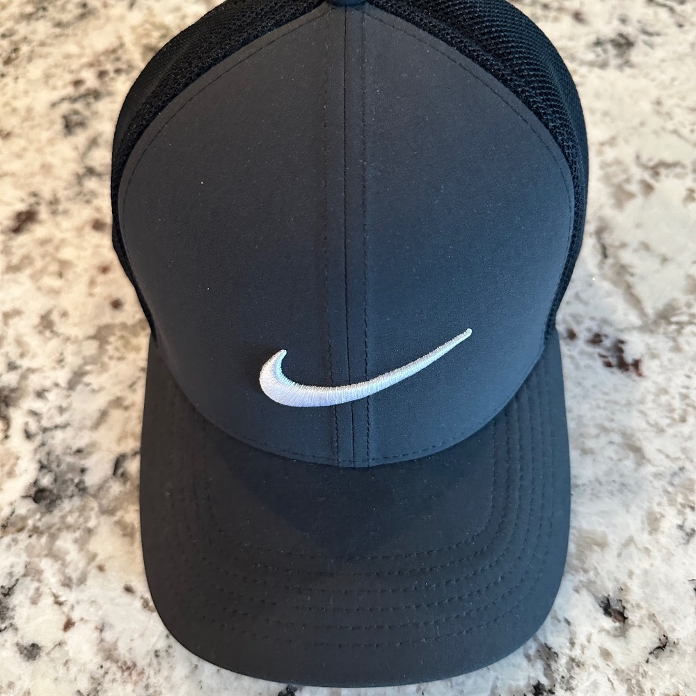 Nike Mens Golf Snapback Hat
